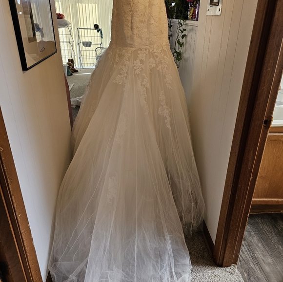 NWT size 10 LA SPOSA wedding dress - Picture 7 of 15
